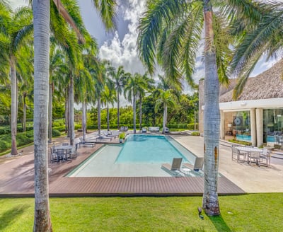 Luxury Villa Photo #10