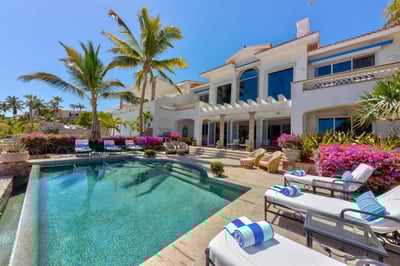 Luxury Villa Photo #5