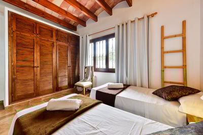 Luxury Villa Photo #34