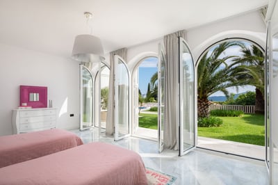 Luxury Villa Photo #73