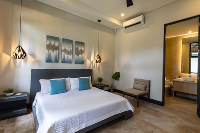 Luxury Villa Photo #26