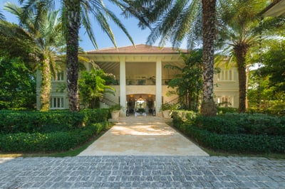 Corales 50 - Golf front villa with ocean view with full staff