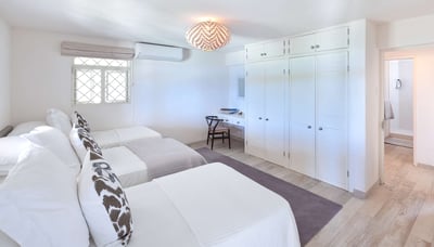 Luxury Villa Photo #19
