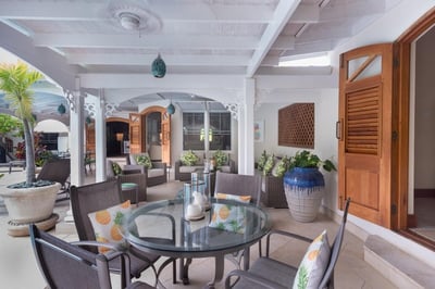 Luxury Villa Photo #8