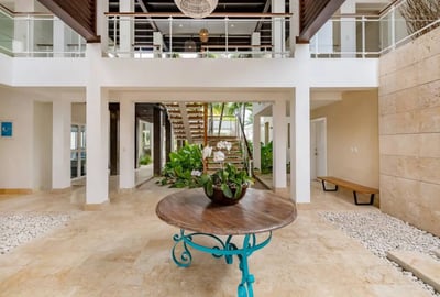 Luxury Villa Photo #15