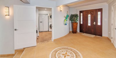 Luxury Villa Photo #17