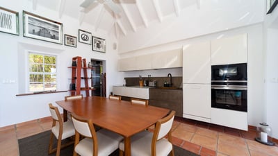 Luxury Villa Photo #16