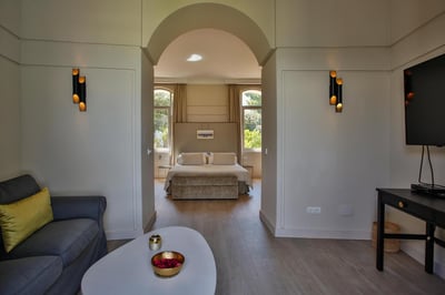 Luxury Villa Photo #23