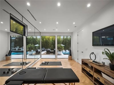 Luxury Villa Photo #37