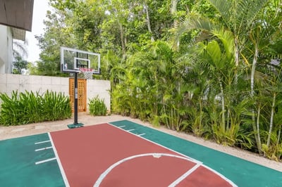 Luxury Villa Photo #9
