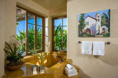 Luxury Villa Photo #17