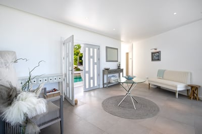 Luxury Villa Photo #12