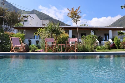 Luxury Villa Photo #4