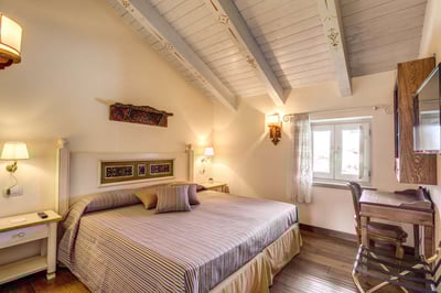 Luxury Villa Photo #15