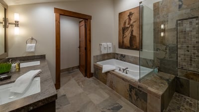 Bunkroom ensuite