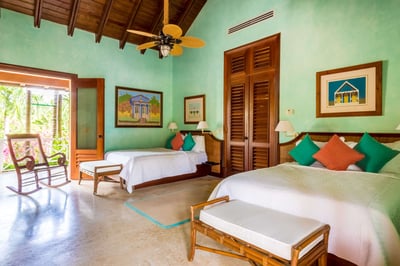 Luxury Villa Photo #23