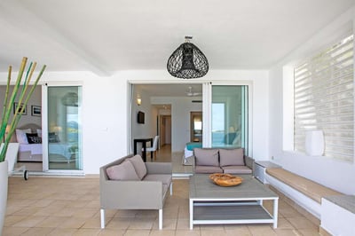 Luxury Villa Photo #9