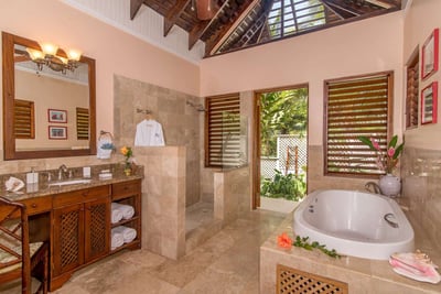 Luxury Villa Photo #30
