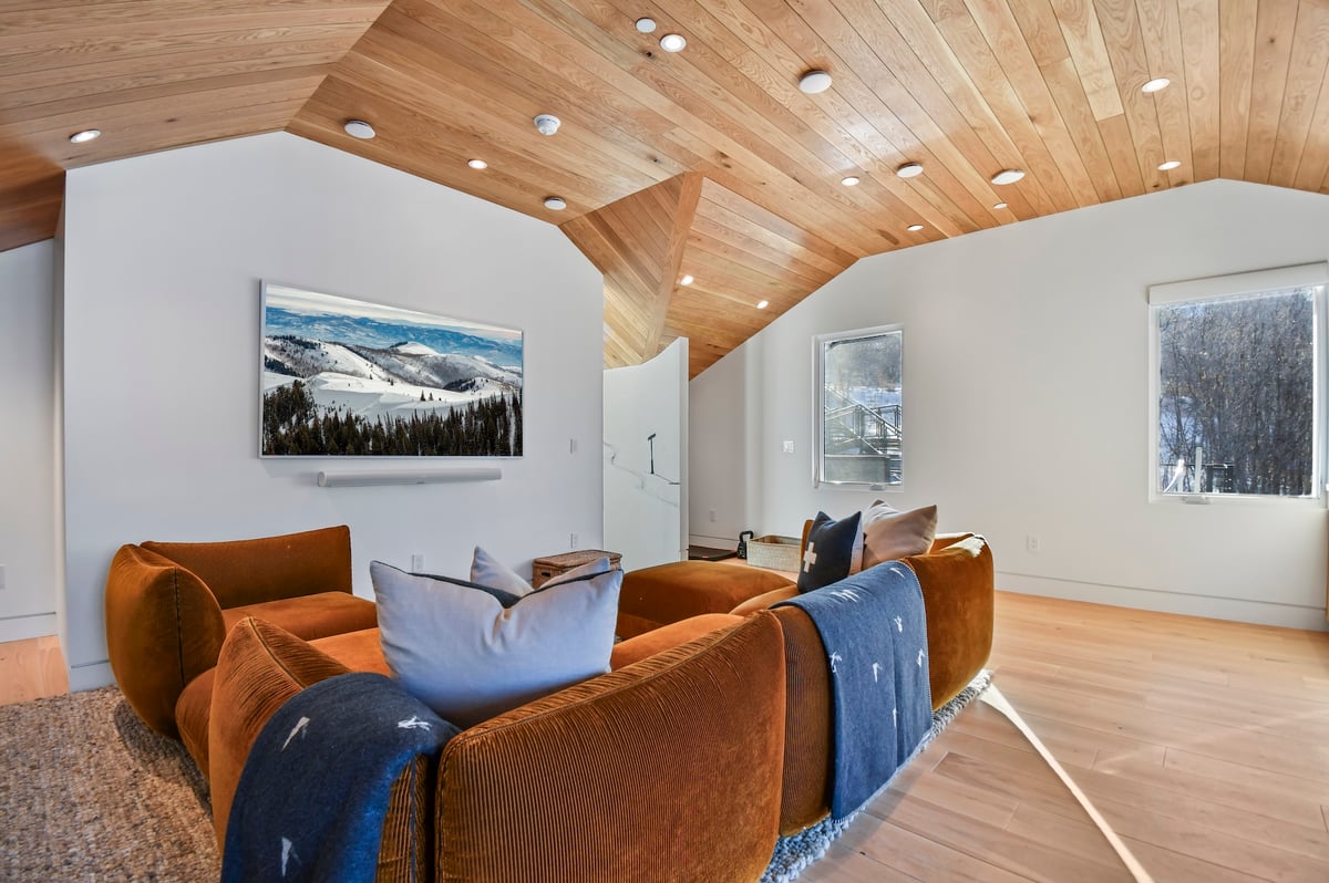 Japandi Slopeside Retreat