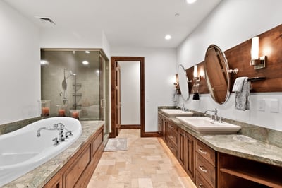Luxury Villa Photo #32