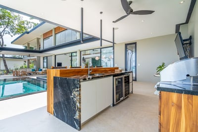 Luxury Villa Photo #19