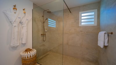 Luxury Villa Photo #31