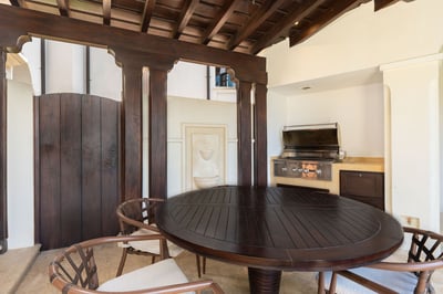 Luxury Villa Photo #6
