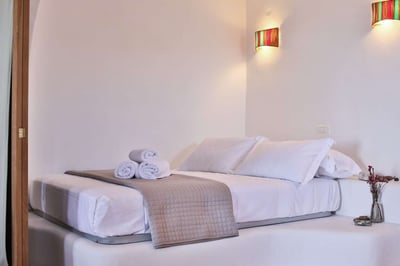 Luxury Villa Photo #24