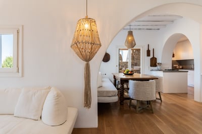Luxury Villa Photo #30