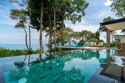 Luxury Villa Photo #10