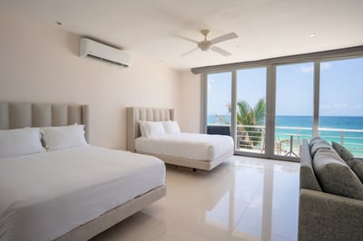 Luxury Villa Photo #24