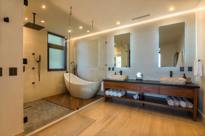 Luxury Villa Photo #56
