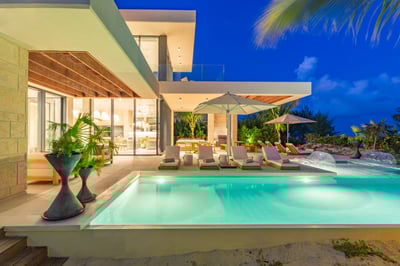 Luxury Villa Photo #9