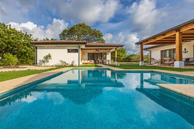 Luxury Villa Photo #4