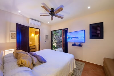 Luxury Villa Photo #47