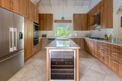 Luxury Villa Photo #17