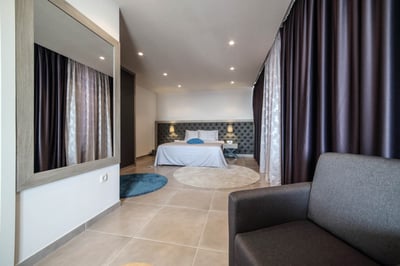 Luxury Villa Photo #32