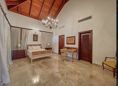 Luxury Villa Photo #35