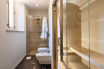 Luxury Villa Photo #28