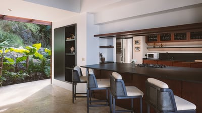 Kitchen & Dining Area: Fully equipped. Electric oven, gas stove, microwave, refrigerator, mixer, cen