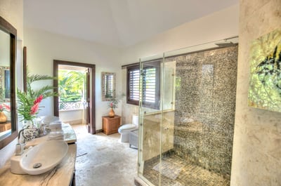 Luxury Villa Photo #34