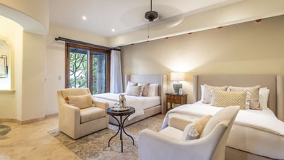 Luxury Villa Photo #50