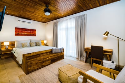 #3 Oceanview Master suite – King Bed, AC, and a Smart TV.