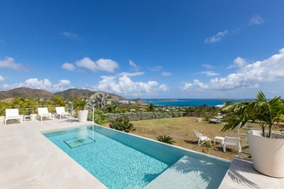 Luxury Villa Photo #2