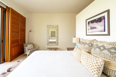 Luxury Villa Photo #18