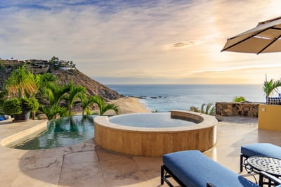 Luxury Villa Photo #3