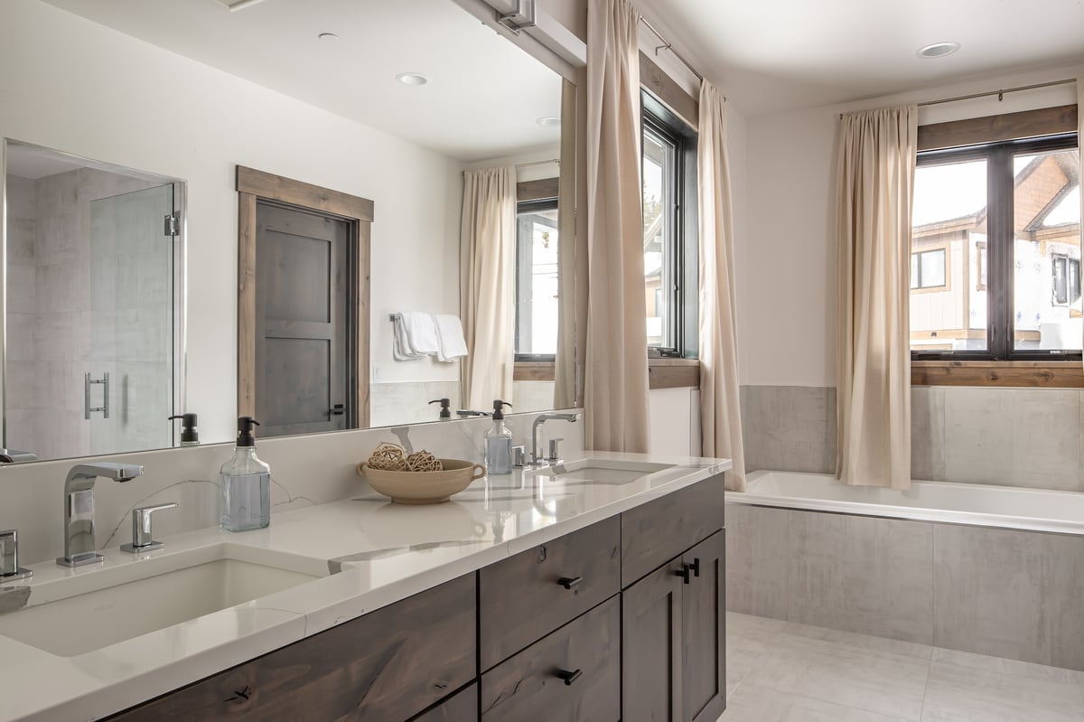 22 Lower Cascade Ridge