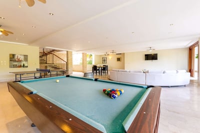 Luxury Villa Photo #16