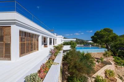 Luxury Villa Photo #25