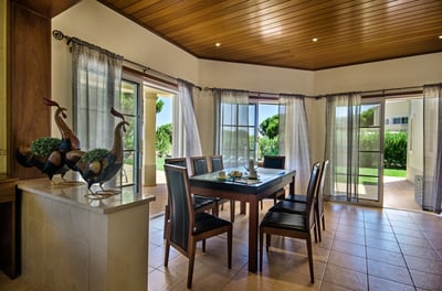 Luxury Villa Photo #22